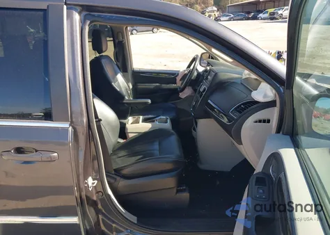 2016 Chrysler Town & Country Touring из США, поврежденный, VIN 2C4RC1BG9GR231882